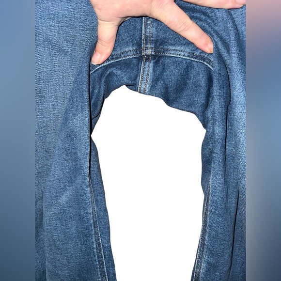 American Eagle Medium Wash High Waist Curvy Mom Jeans Women’s Size 12 - Picture 2 of 9